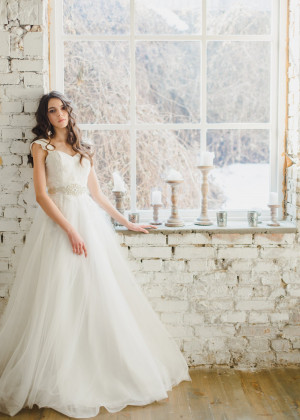 Cap Sleeve Ivory Lace Tulle Wedding Dress With Beaded Ribbon